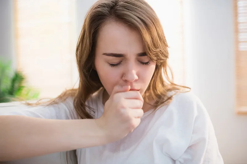 Tình trạng ho kéo dài không khỏi gây mệt mỏi, mất ngủ và ảnh hưởng lớn đến cuộc sống.