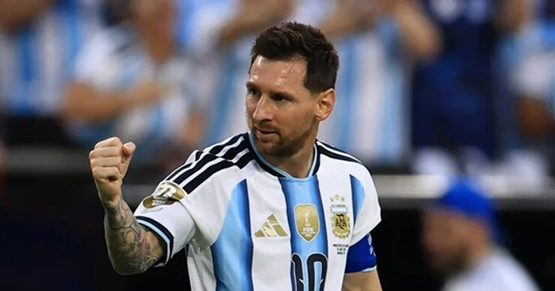 Người hâm mộ luôn tò mò Messi cao bao nhiêu mỗi khi anh tỏa sáng trên sân cỏ thế giới.